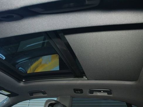 New 2026 Porsche Macan 4 Electric image 24