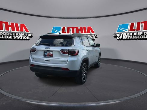 Used 2025 Jeep Compass Limited AWD/4WD image 7
