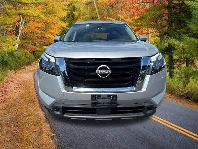 Certified 2024 Nissan Pathfinder SV AWD/4WD image 3