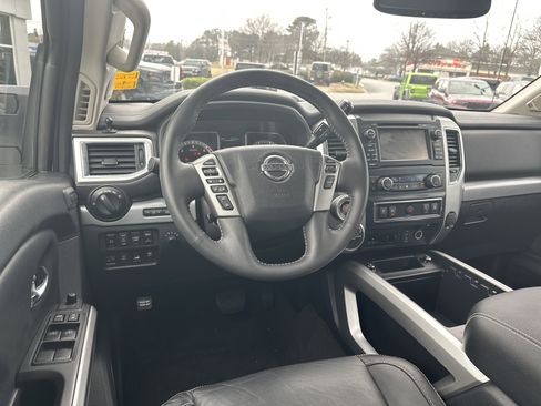 Used 2017 Nissan Titan PRO-4X w/ Pro-4x Convenience Package image 24