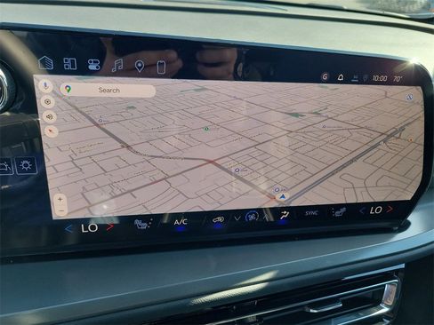 New 2026 Chevrolet Traverse LT image 8