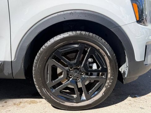 Used 2025 Kia Telluride SX Prestige X-Line AWD/4WD image 3