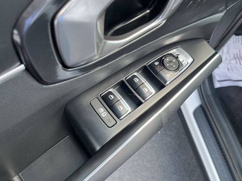 Used 2025 Kia Sorento S FWD image 19