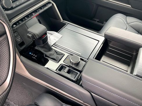 New 2026 Toyota Tundra Platinum AWD/4WD image 10