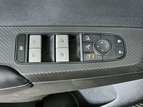 Used 2024 Mitsubishi Outlander SE FWD image 15