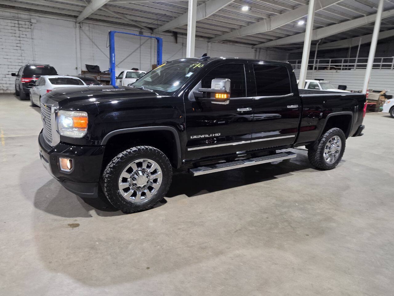 Used 2016 GMC Sierra 2500 Denali w/ Duramax Plus Package AWD/4WD image 1