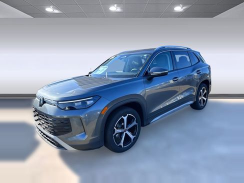 New 2026 Volkswagen Tiguan SE FWD image 18