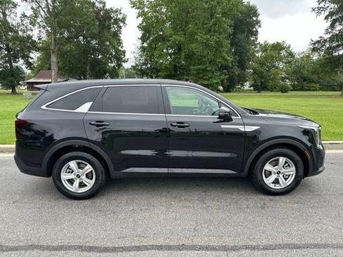 New 2026 Kia Sorento LX FWD image 30