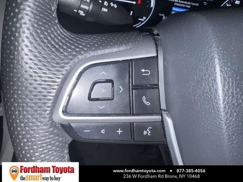 Used 2024 Toyota Sienna Limited AWD/4WD image 20