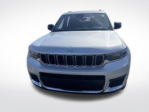 Used 2021 Jeep Grand Cherokee L Laredo w/ Luxury Tech Group I AWD/4WD image 12