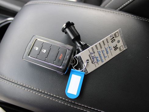 Used 2024 Jeep Grand Cherokee L Laredo image 28