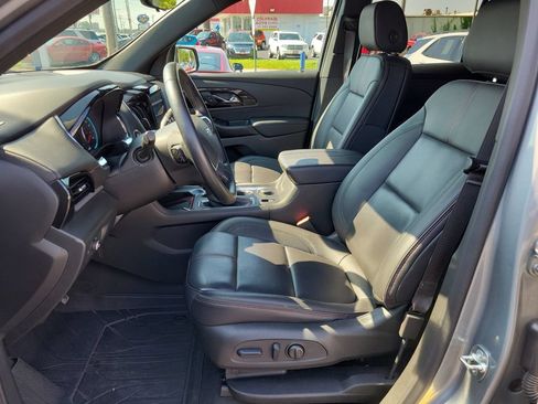 Used 2023 Chevrolet Traverse RS AWD/4WD image 19