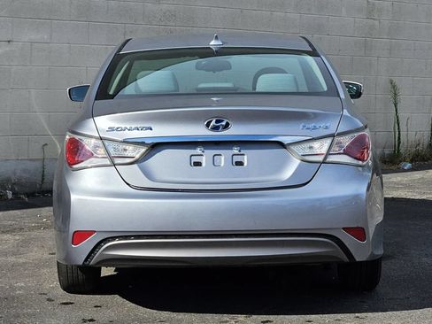 Used 2015 Hyundai Sonata Hybrid FWD image 4