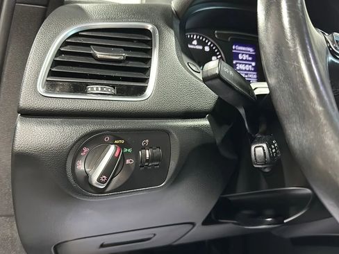 Used 2018 Audi Q3 2.0T Premium AWD/4WD image 29