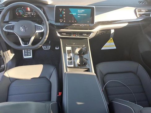 New 2026 Volkswagen Atlas Cross Sport SEL R-Line image 16