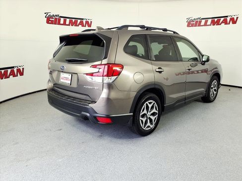 Used 2019 Subaru Forester Premium image 5