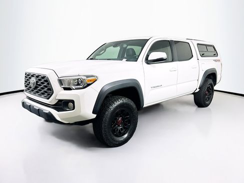 Used 2020 Toyota Tacoma TRD Off-Road w/ TRD Premium Off Road Package image 3