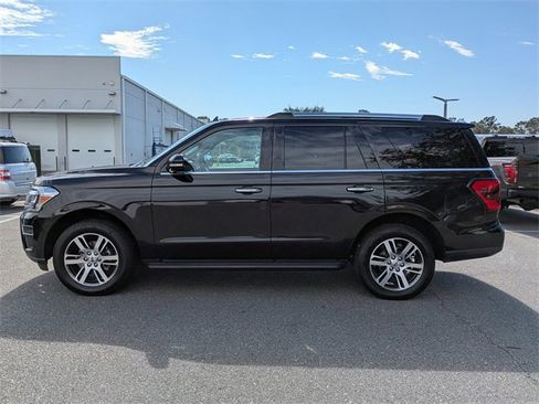 Used 2024 Ford Expedition Limited image 6