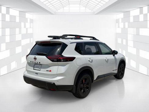 Certified 2026 Nissan Rogue SV AWD/4WD image 7