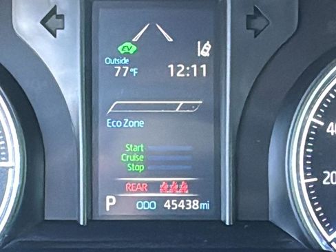 Used 2021 Toyota Venza LE w/ Carpet Mat Package (TMS) image 14