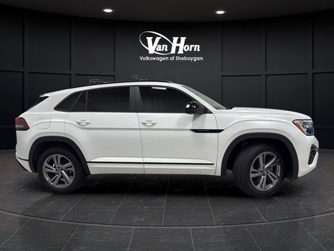 Used 2025 Volkswagen Atlas Cross Sport SEL R-Line AWD/4WD image 8