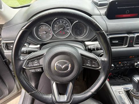 Used 2017 MAZDA CX-5 Touring w/ Preferred Equipment Package FWD image 12