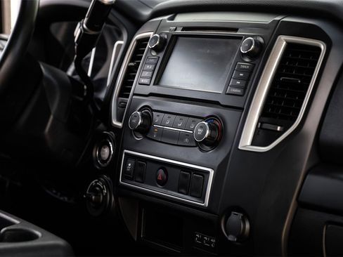 Used 2019 Nissan Titan S w/ S Utility Package image 21