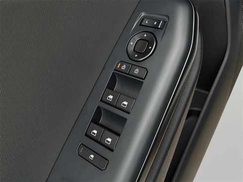 New 2025 Kia K4 LX image 9