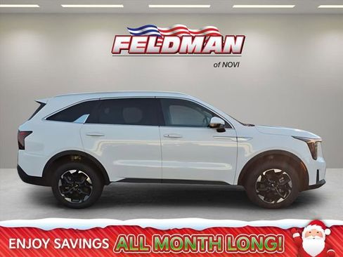 Used 2025 Kia Sorento S image 7