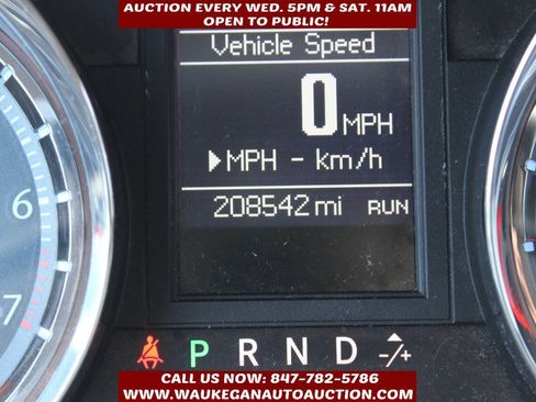 Used 2011 Chrysler Town & Country Touring FWD image 8
