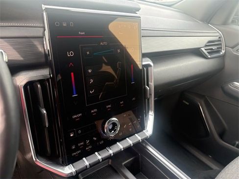 Used 2025 GMC Acadia Elevation image 11