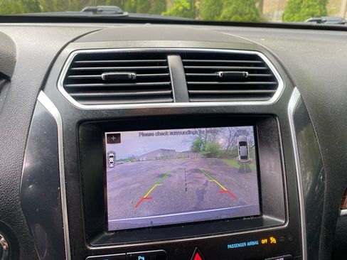 Used 2019 Ford Explorer Limited w/ Ford Safe & Smart Package AWD/4WD image 15