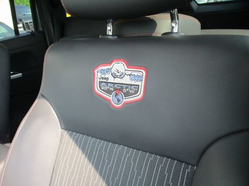 Used 2012 Jeep Liberty Arctic AWD/4WD image 9