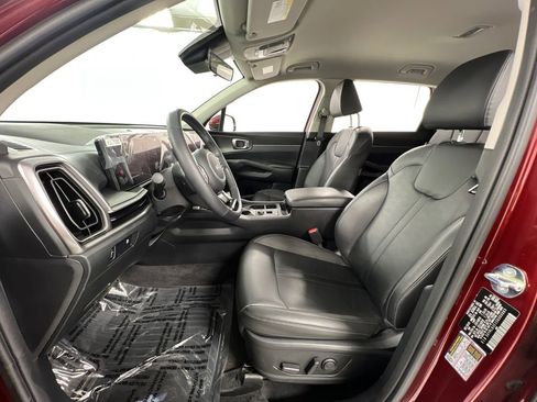Used 2025 Kia Sorento S image 26