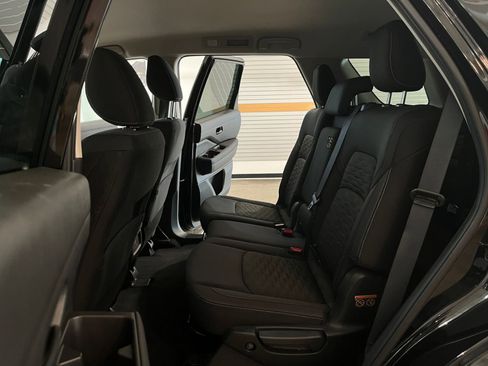 Used 2025 Nissan Pathfinder SV image 27