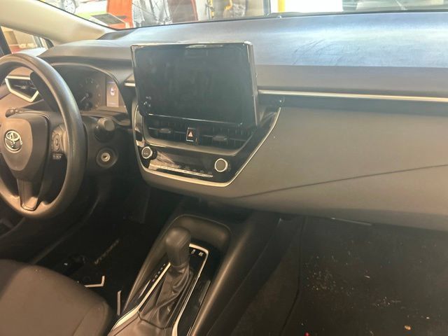 Used 2023 Toyota Corolla LE FWD image 9