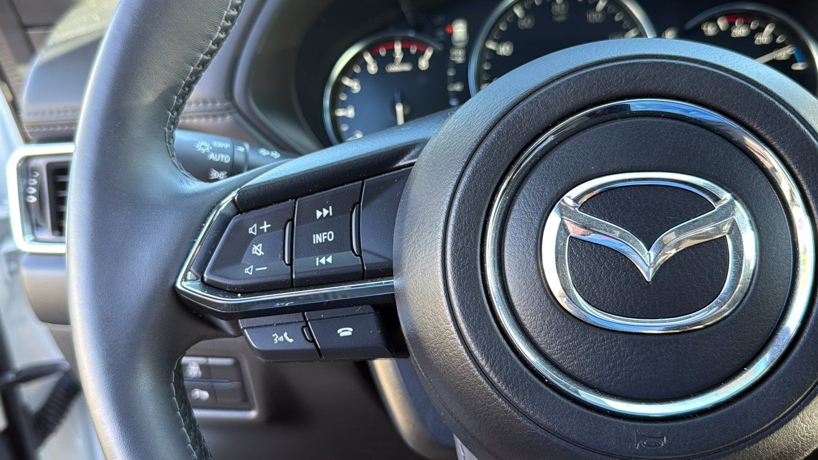 Certified 2025 MAZDA CX-5 Signature AWD/4WD image 12