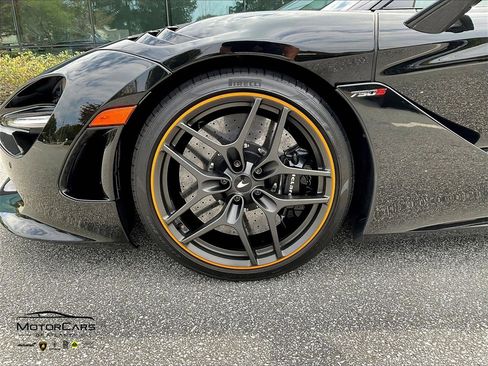 Used 2024 McLaren 750S Spider image 10