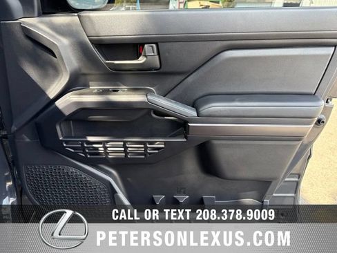 Used 2025 Toyota 4Runner SR5 AWD/4WD image 12