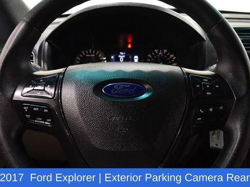 Used 2017 Ford Explorer FWD image 11