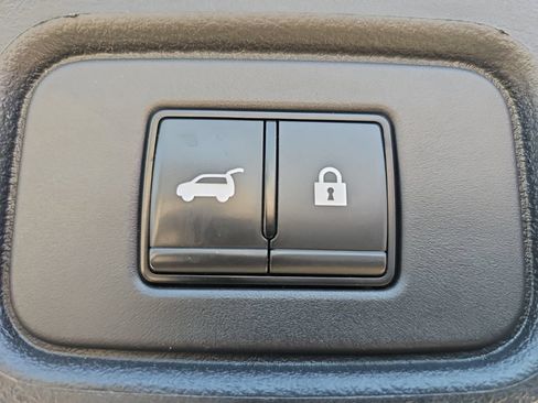Used 2023 Nissan Pathfinder SL w/ SL Premium Package AWD/4WD image 42