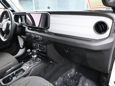 Used 2024 Jeep Wrangler Unlimited Sport AWD/4WD image 39