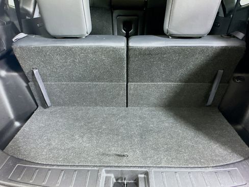 Used 2024 Mitsubishi Outlander SE image 29