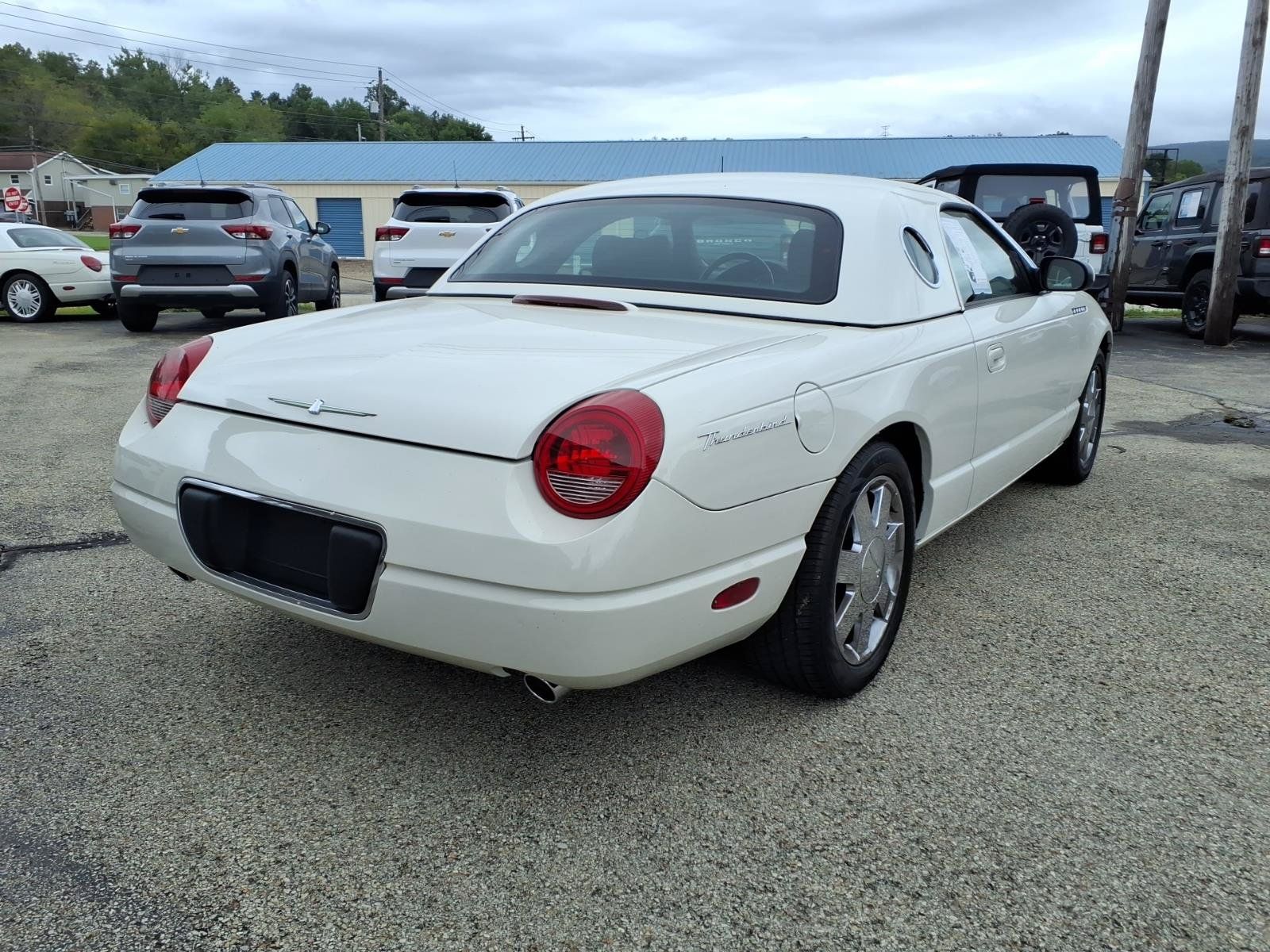 Used 2002 Ford Thunderbird RWD image 3