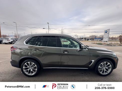 New 2026 BMW X5 xDrive50e image 8
