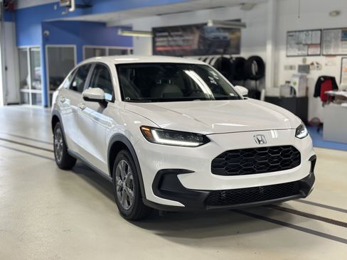 New 2026 Honda HR-V LX image 3