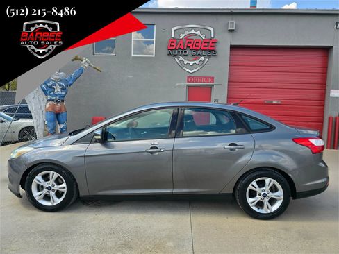 Used 2014 Ford Focus SE FWD image 9
