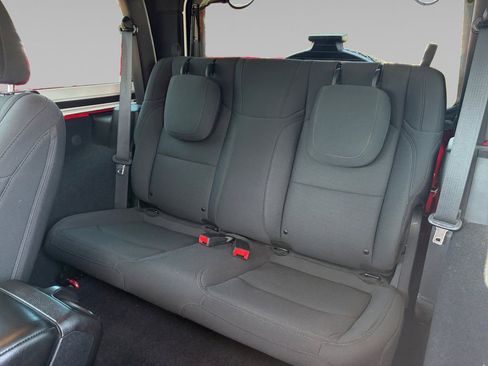 Used 2019 Jeep Wrangler Sport AWD/4WD image 14