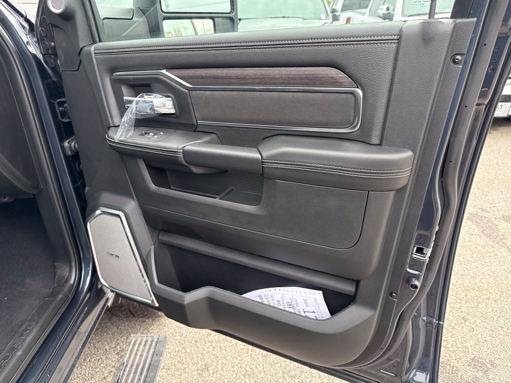 New 2027 RAM 2500 Laramie w/ Night Edition AWD/4WD image 28