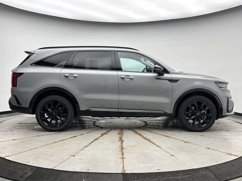 Used 2023 Kia Sorento SX AWD/4WD image 6